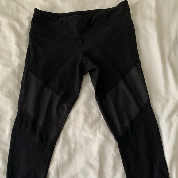 ALO YOGA Sheila Mesh Gloss Black Legging - Picture 6 of 8
